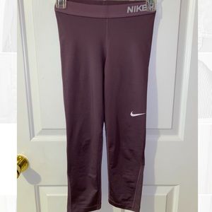 Nike 3/4 Length Leggings